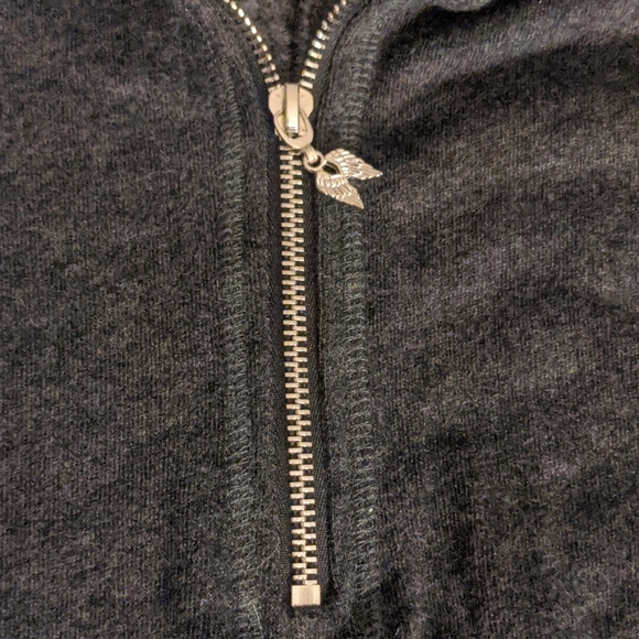 Victoria Secrets women's pullover - Picture 6 of 8